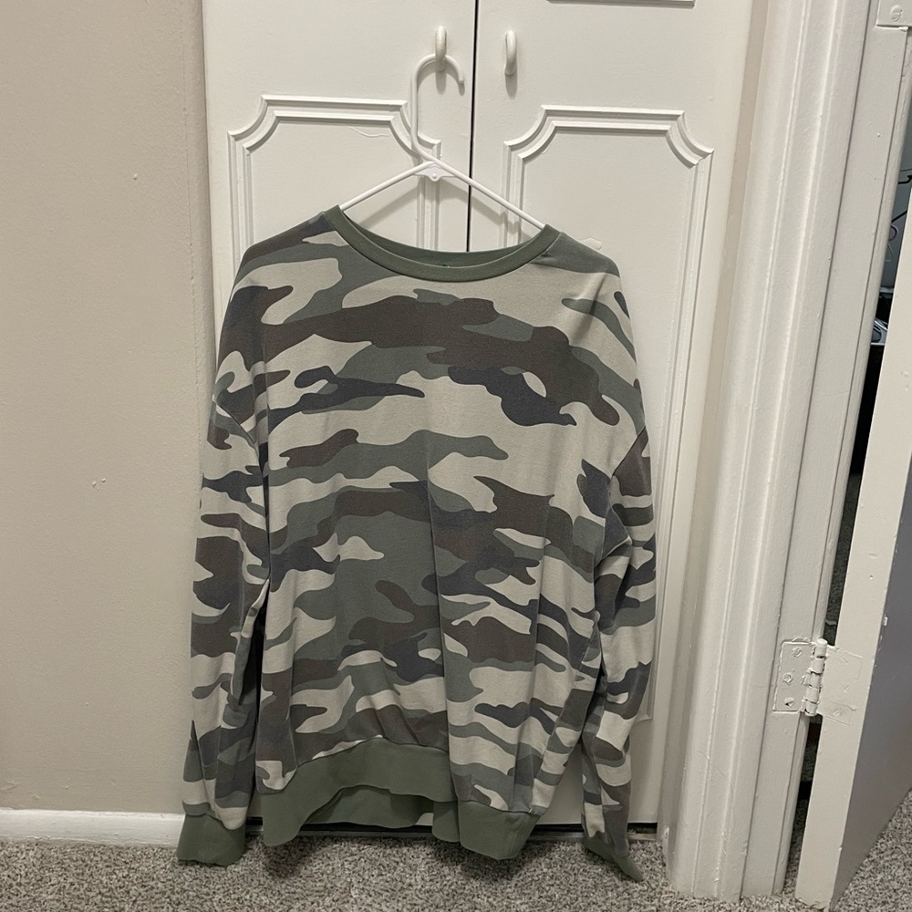 Camo Crewneck.